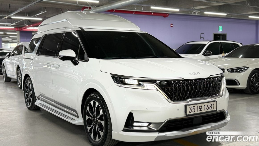 Kia Carnival 9-Seater Hi-Limousine, 2022
