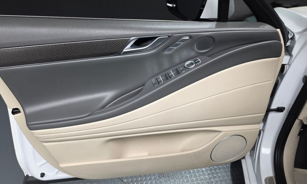 Genesis G80 Gasoline 2.5 Turbo 2WD, 2025