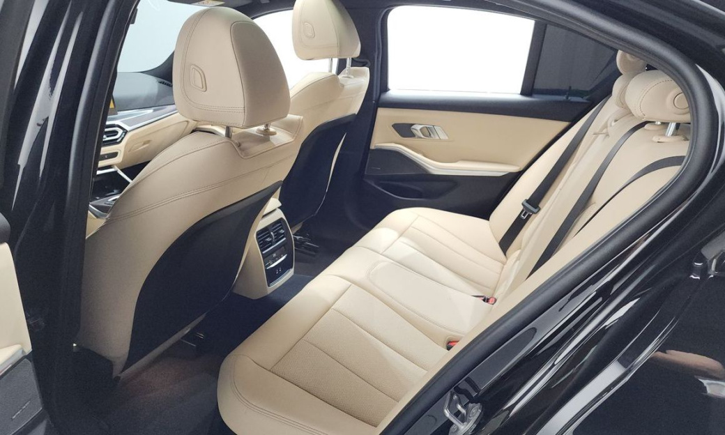 BMW 3-Series 320i M Sport, 2024