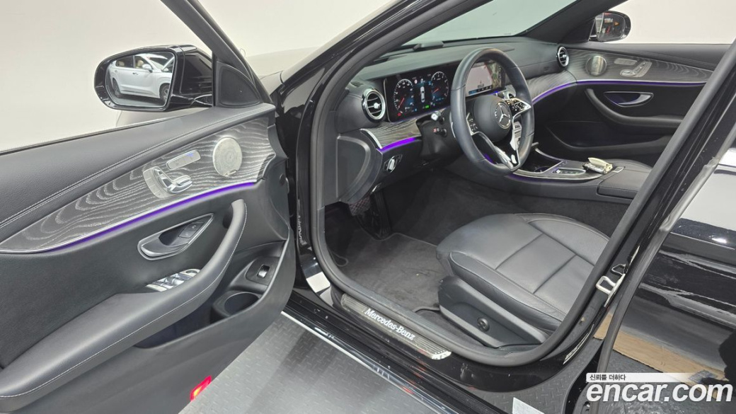 Mercedes-Benz E-Class E350 4MATIC Exclusive, 2023