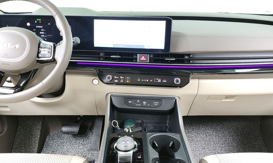 Kia Carnival 9-Seater Signature, 2025