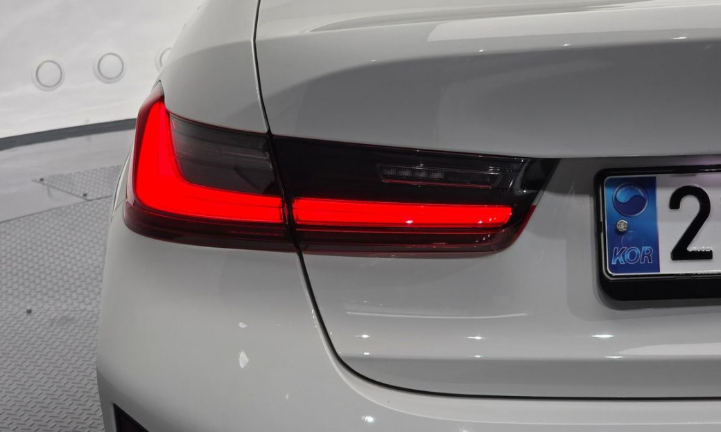 BMW 3-Series 320i M Sport, 2024