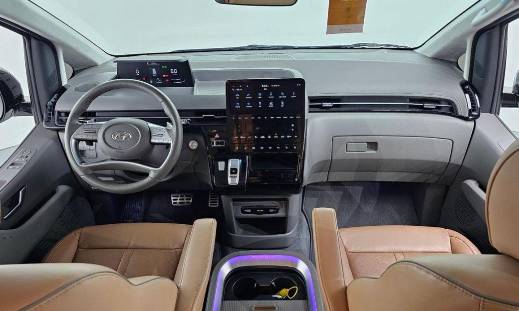 Hyundai Staria 2WD Camping Car, 2024