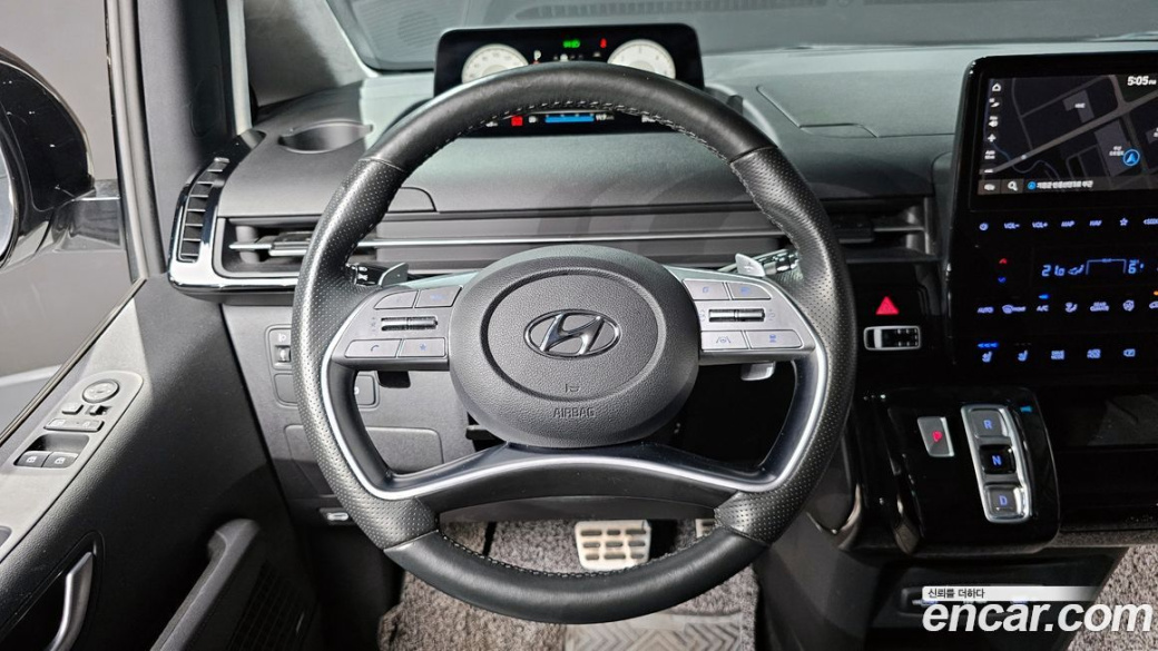 Hyundai Staria Lounge 9-Seater, 2022