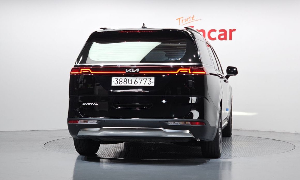 Kia Carnival 9-Seater Signature, 2023
