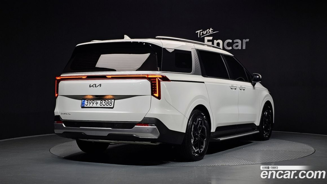 Kia Carnival 9-Seater Prestige, 2025