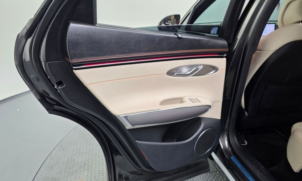 Genesis GV70 2.5T Gasoline AWD, 2025