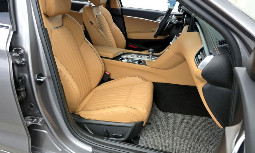 Genesis G70 Gasoline 2.5T 4WD, 2025