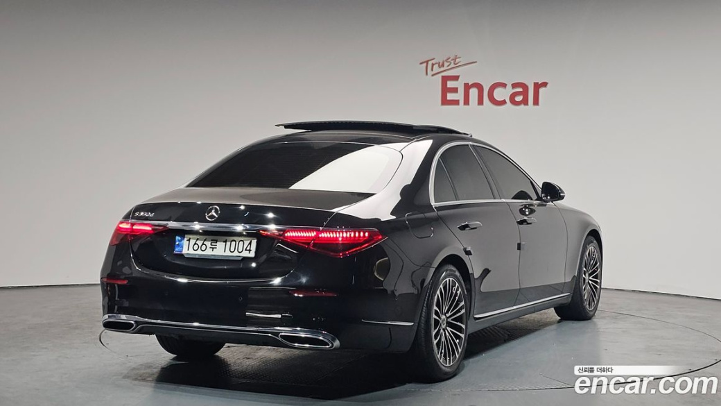 Mercedes-Benz S-Class S350 d, 2023
