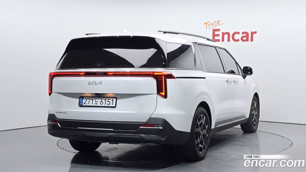 Kia Carnival 9-Seater Gravity, 2025