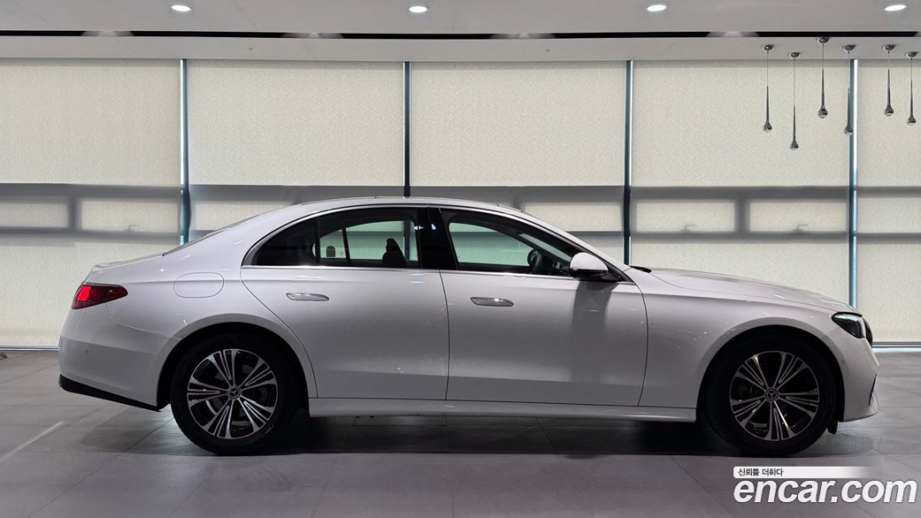 Mercedes-Benz E-Class E200 Avantgarde, 2025