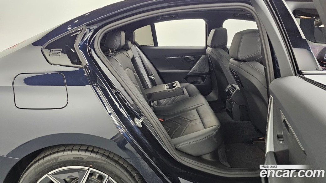 BMW 5-Series 520i M Sport, 2025