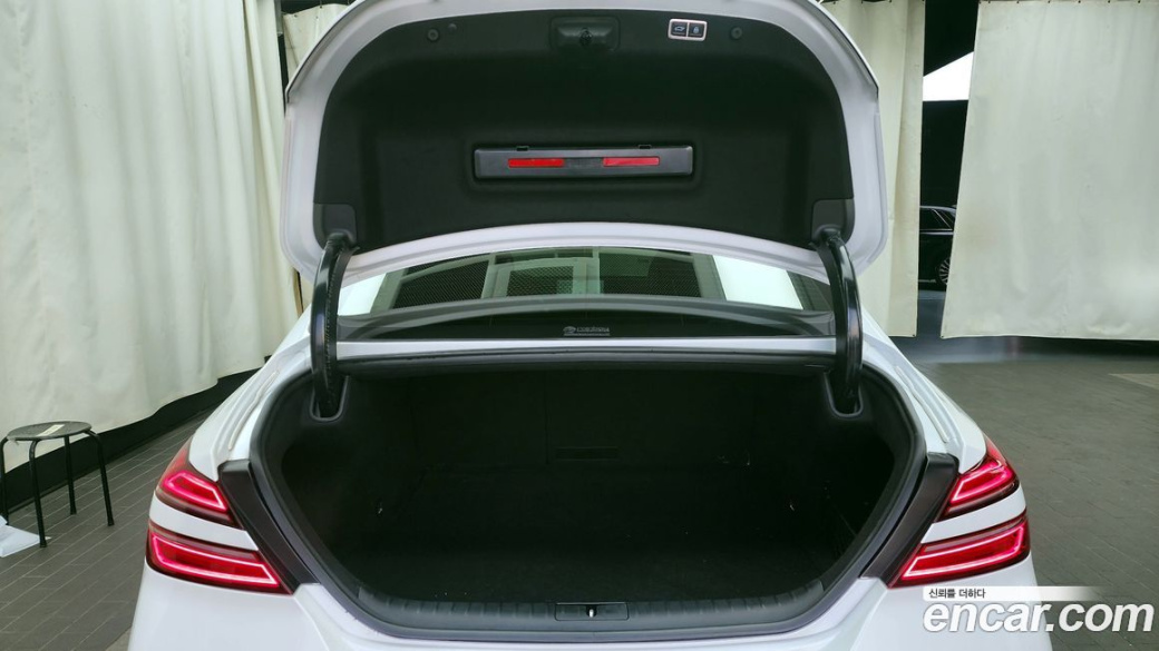 Genesis G70 Gasoline 2.5T 4WD, 2025