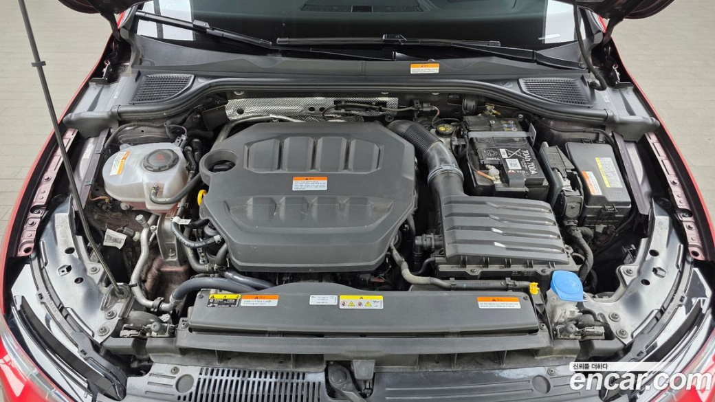 Volkswagen Golf 2.0 GTI, 2024