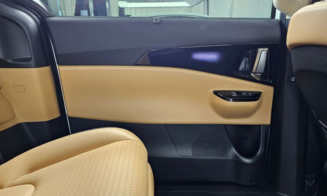 Kia Carnival 7-Seater Signature, 2023