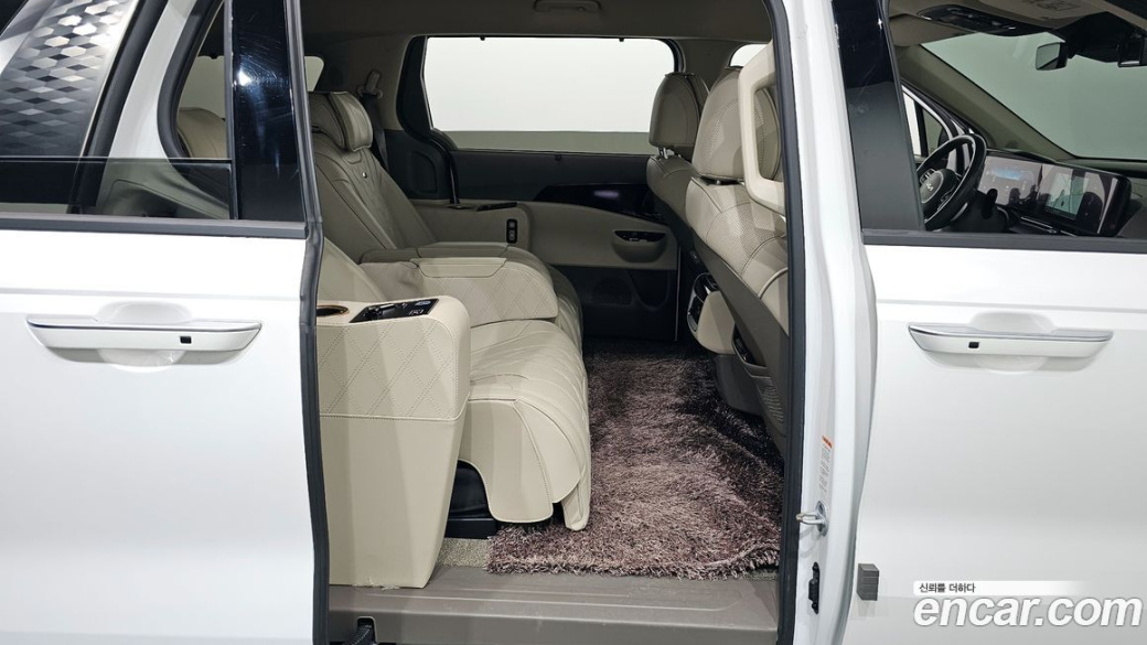 Kia Carnival 9-Seater Signature, 2022