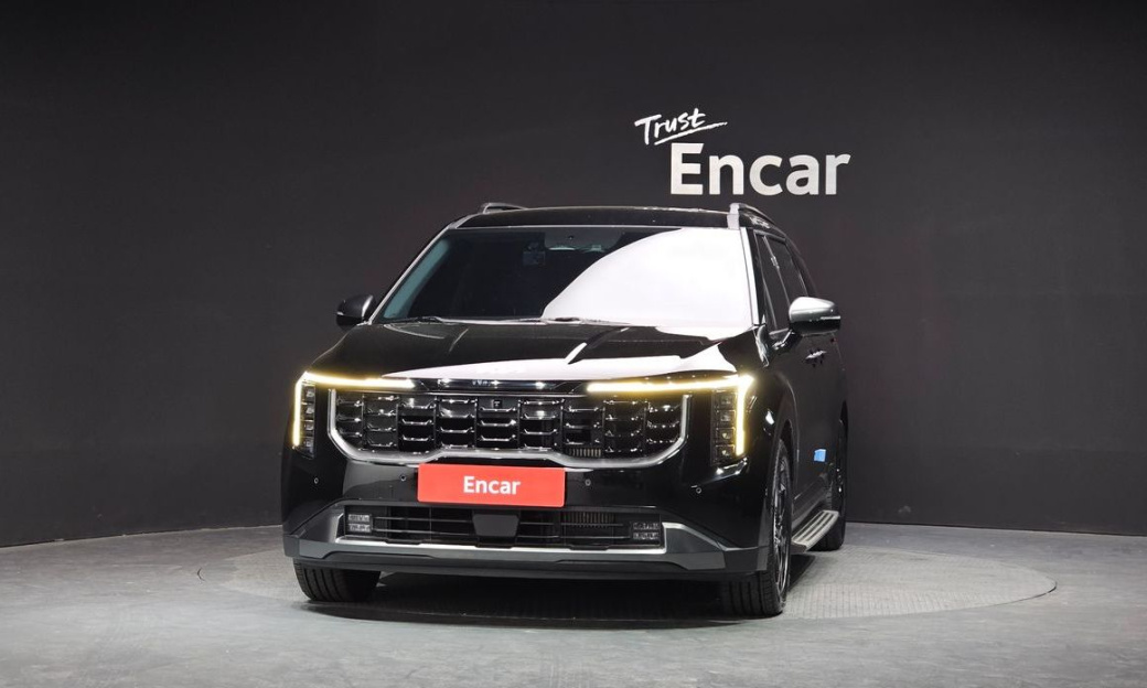 Kia Carnival 9-Seater Gravity, 2024