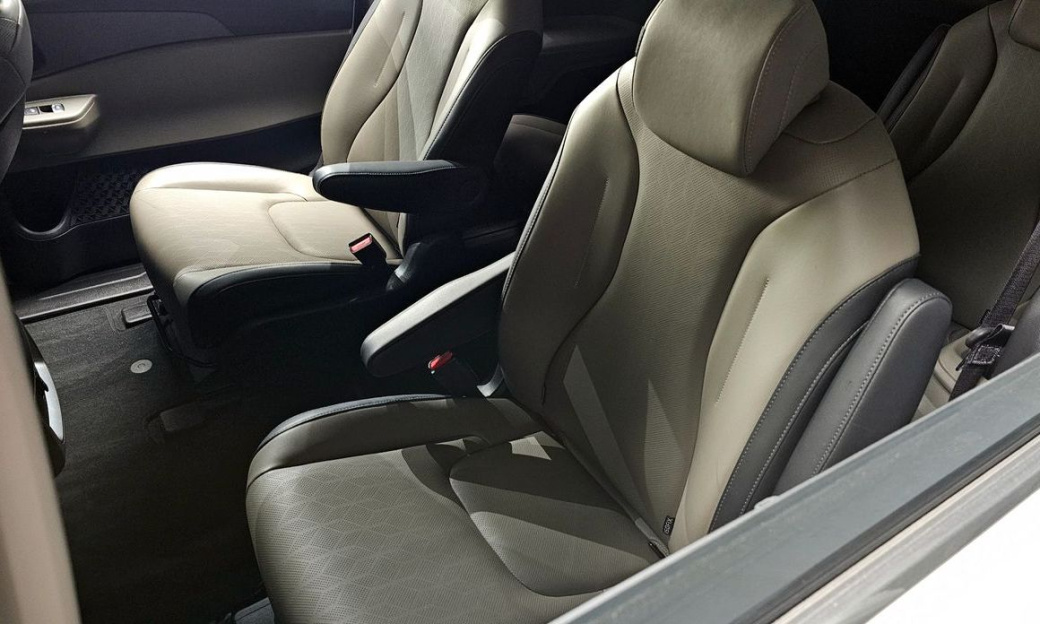 Kia Carnival 9-Seater Noblesse, 2025
