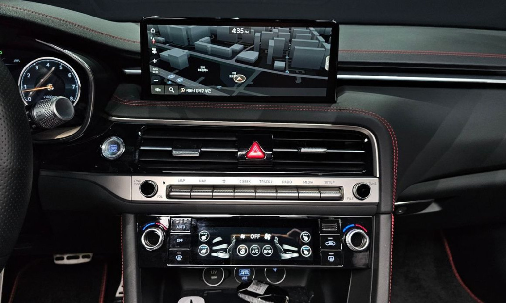 Genesis G70 Gasoline 2.5T 4WD, 2025