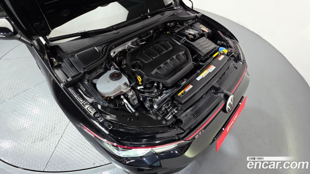 Volkswagen Golf 2.0 GTI, 2024