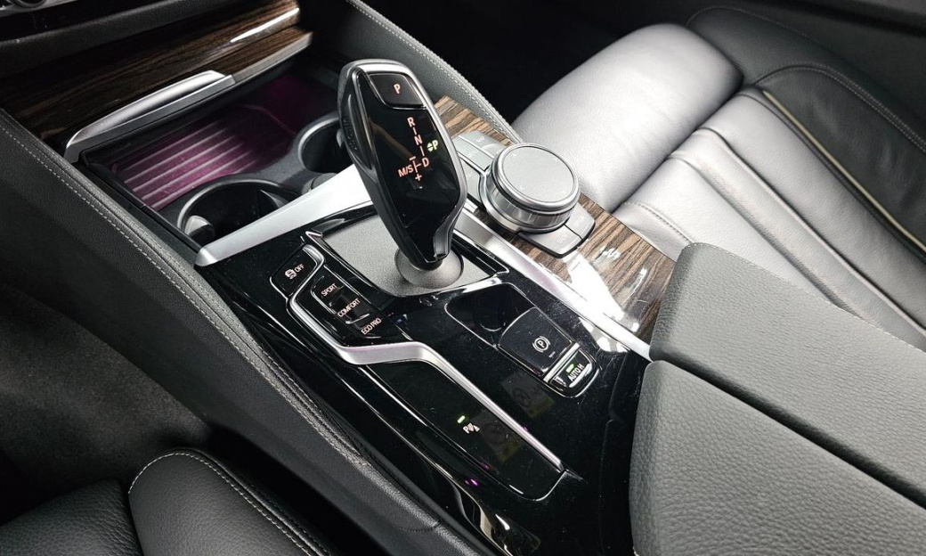 BMW 5-Series 520i M Sport, 2022