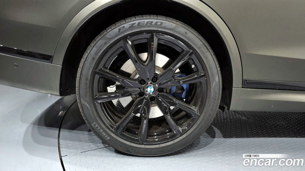 BMW X7 M60i xDrive M sport 6STR, 2025