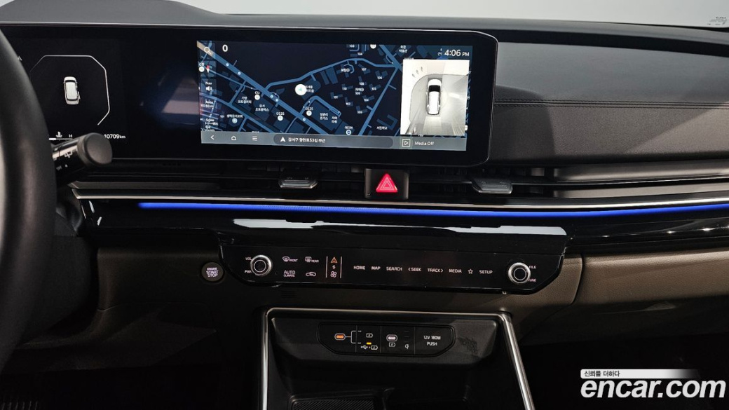 Kia Carnival 9-Seater Signature, 2025