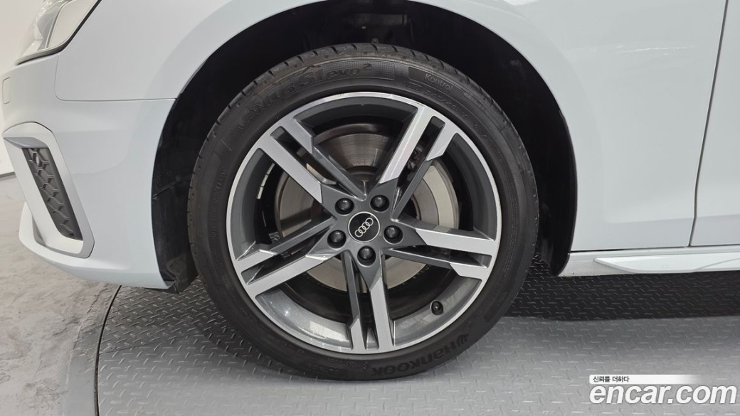 Audi A4 45 TFSI Quattro Premium, 2021