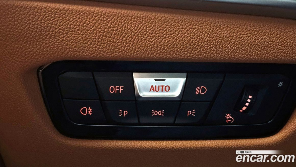 BMW 3-Series 320i M Sport, 2025