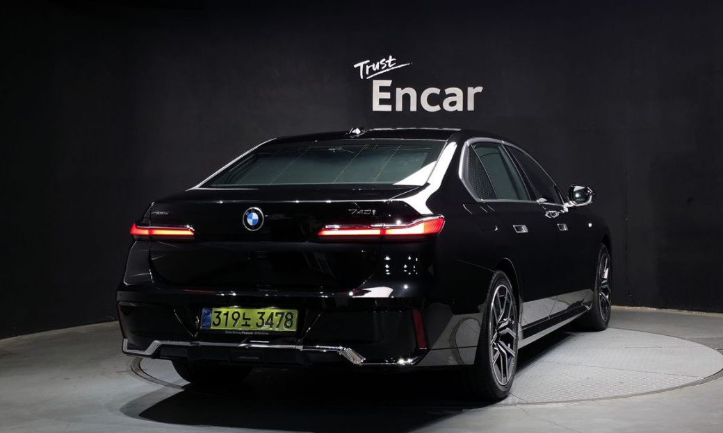 BMW 7-Series 740i xDrive M Sport, 2025