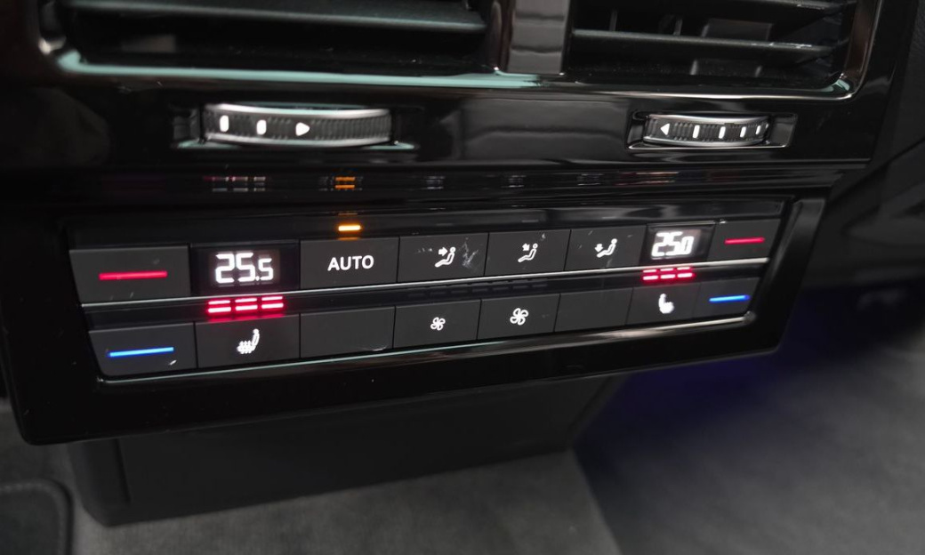 Volkswagen Touareg 3.0 TDI Prestige, 2024