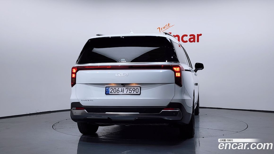 Kia Carnival 9-Seater Signature, 2025