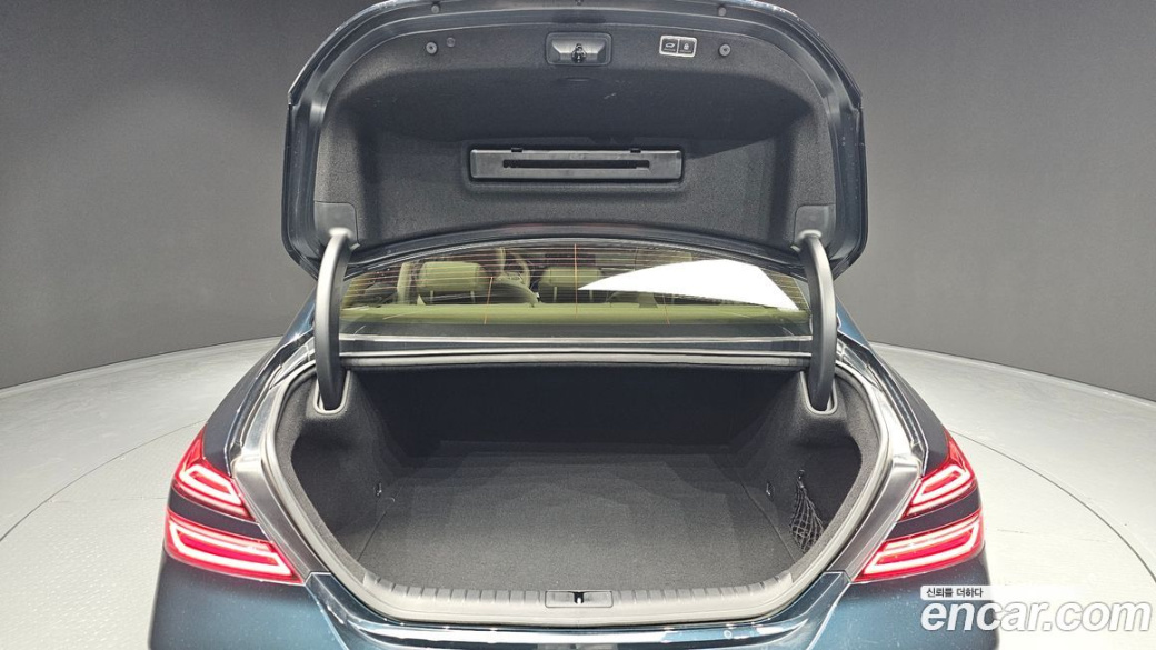 Genesis G70 Gasoline 2.0T 2WD, 2022