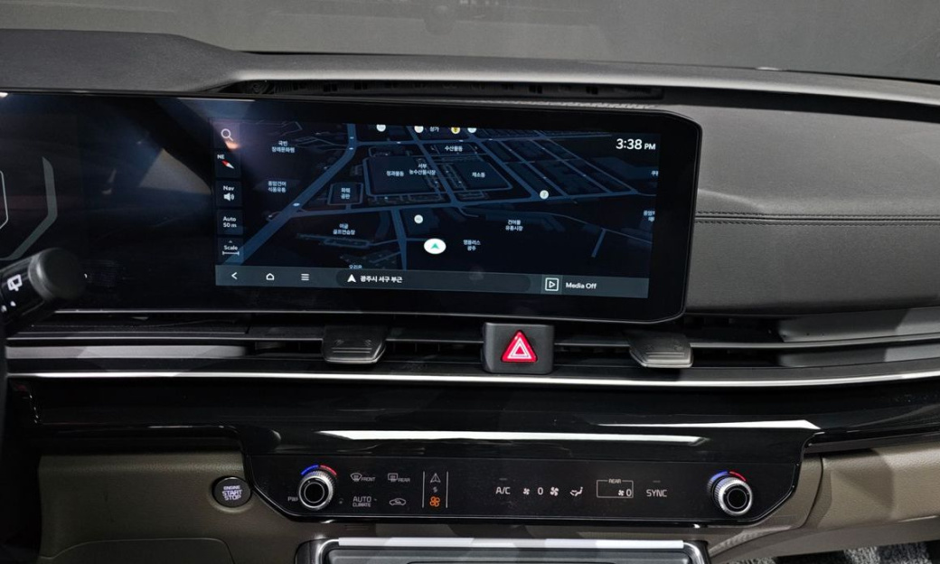 Kia Carnival 7-Seater Signature, 2025