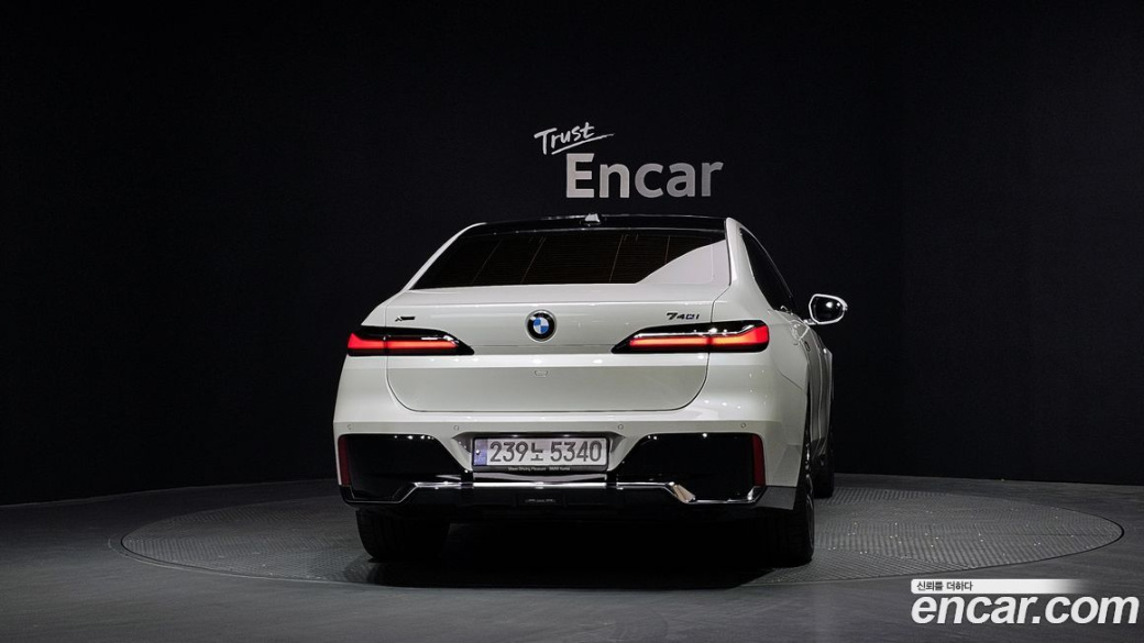 BMW 7-Series 740i sDrive M Sport, 2023