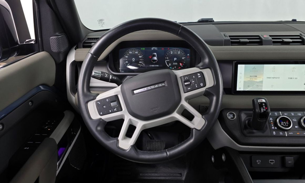 Land Rover Defender 110 D250 SE, 2022