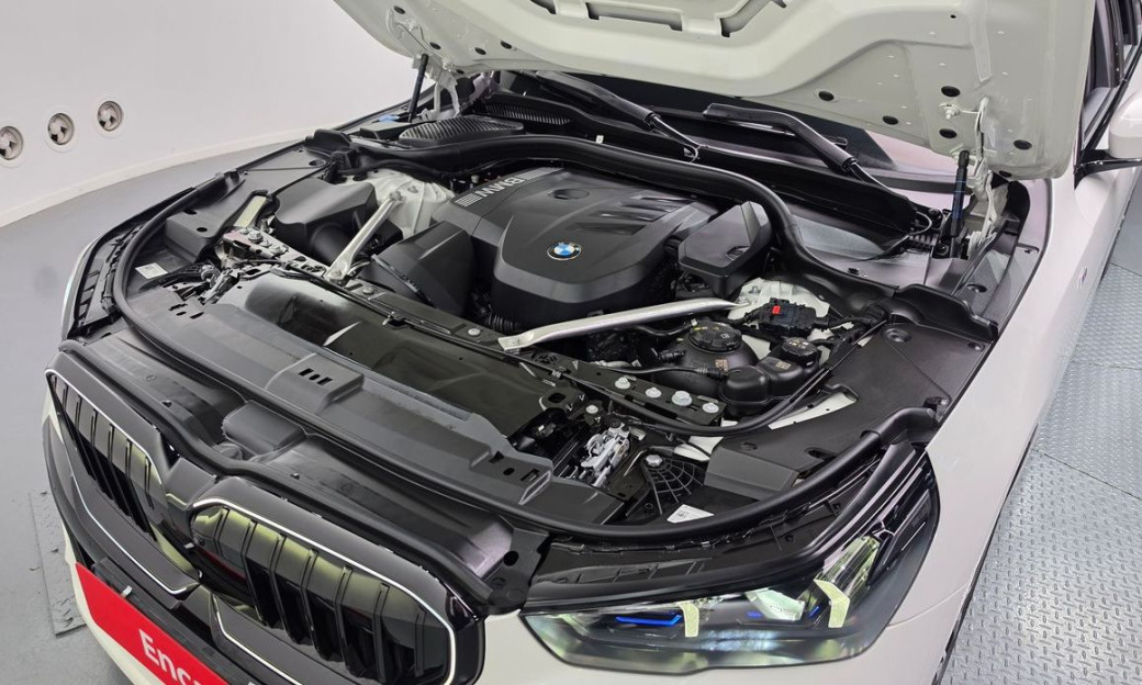 BMW 5-Series 520i Special Edition, 2024