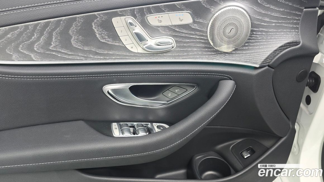 Mercedes-Benz E-Class E350 4MATIC AMG Line, 2023