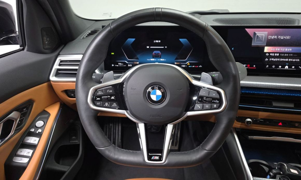 BMW 3-Series 320i M Sport, 2025