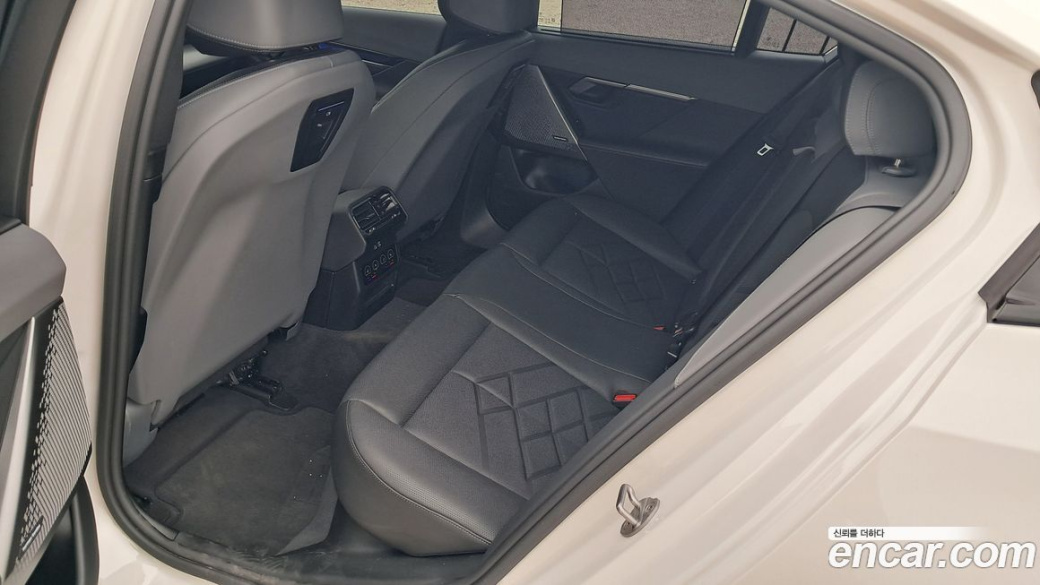 BMW 5-Series 530i xDrive M Sport, 2024