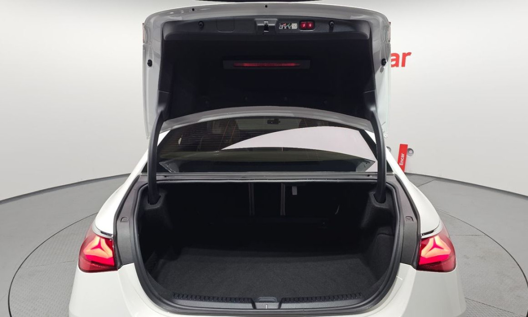 Mercedes-Benz E-Class E200 Avantgarde, 2025
