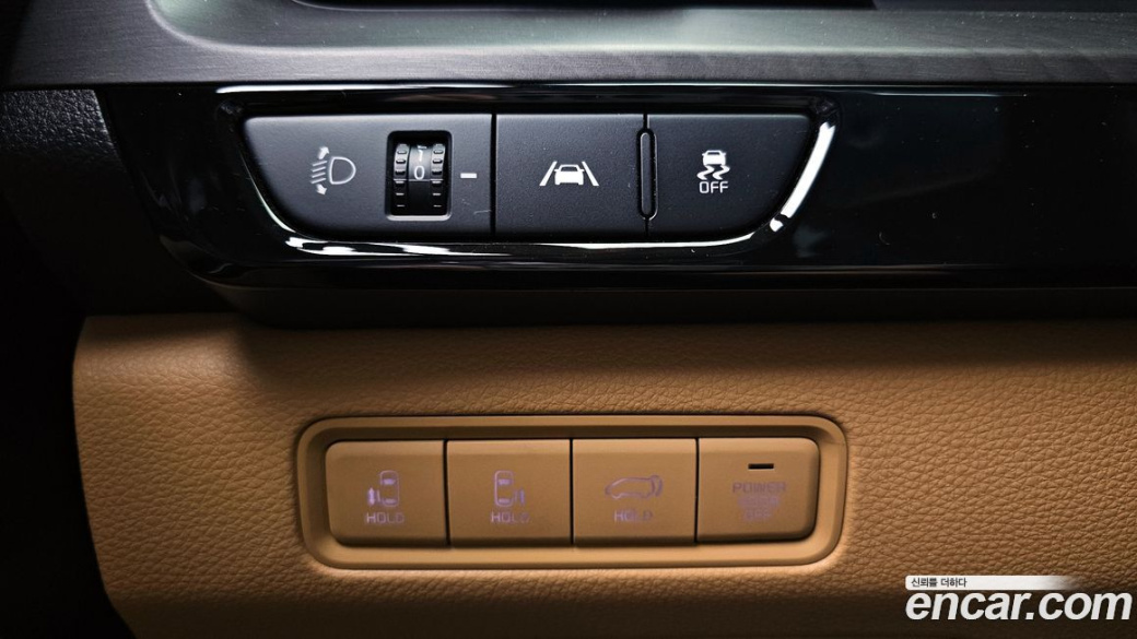 Kia Carnival 9-Seater Signature, 2023