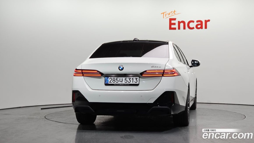 BMW 5-Series 523d M Sport, 2025