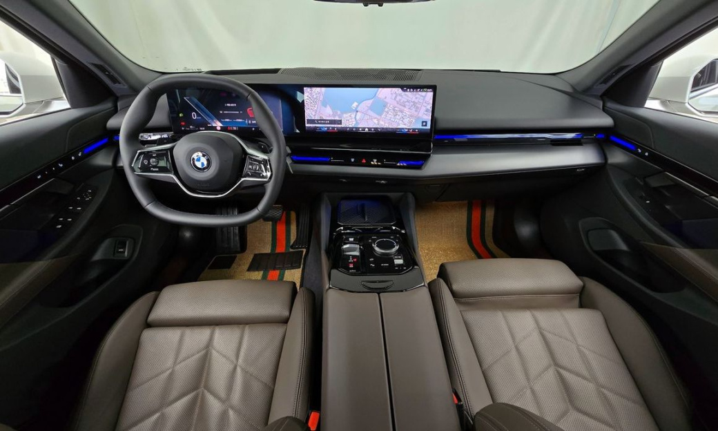 BMW 5-Series 520i, 2024