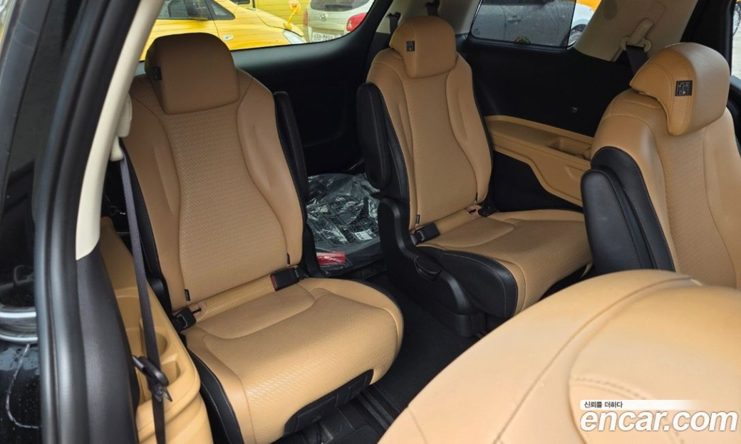 Kia Carnival 9-Seater Signature, 2023