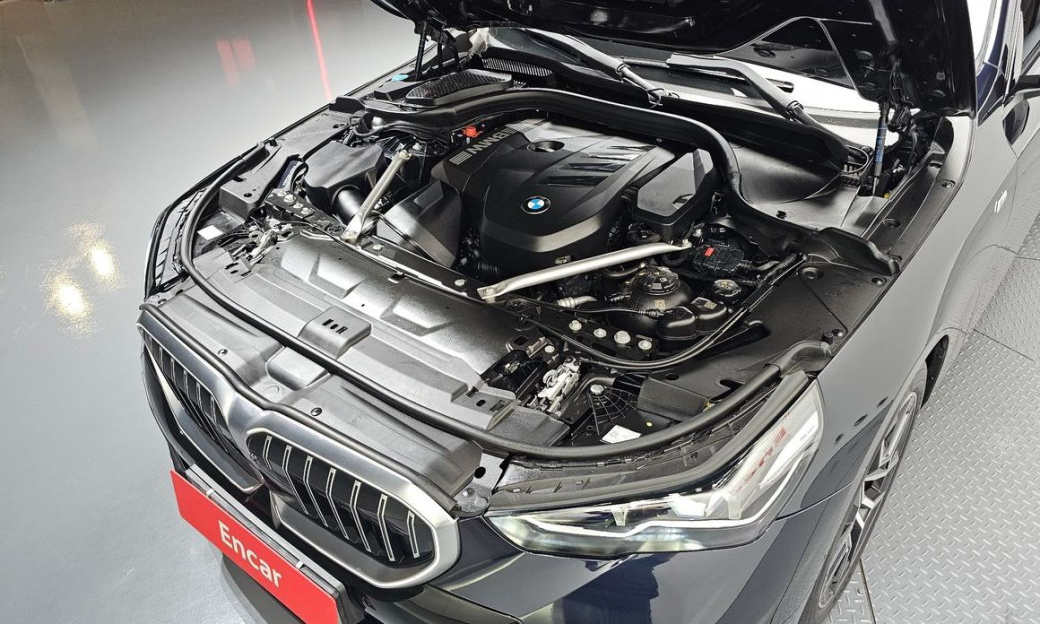 BMW 5-Series 520i M Sport, 2024