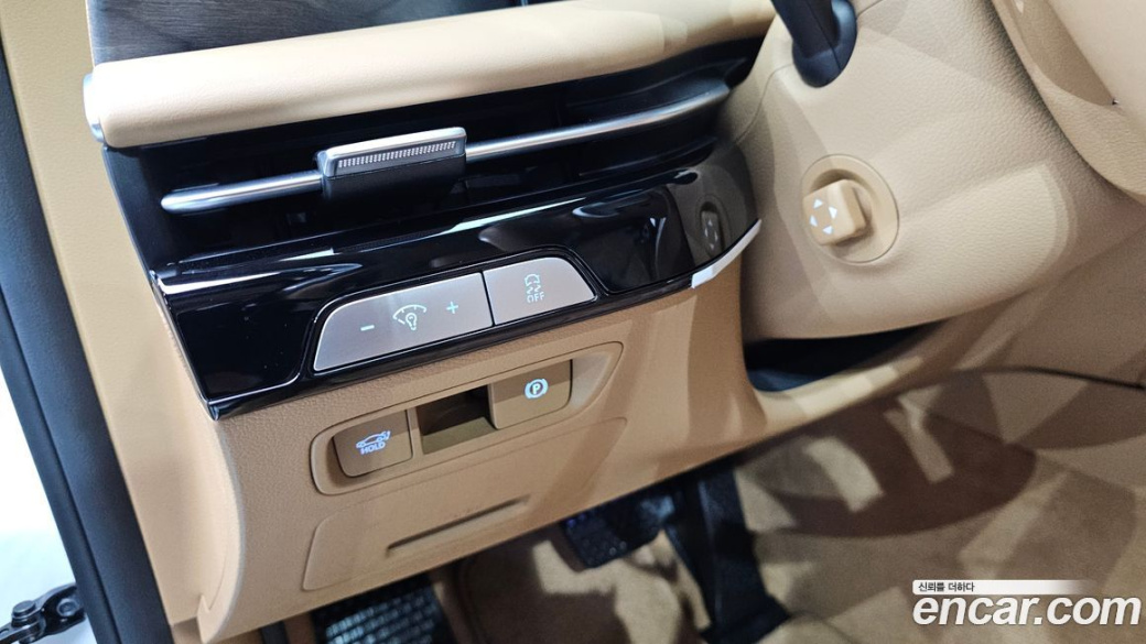 Genesis G80 Gasoline 2.5 Turbo AWD, 2025