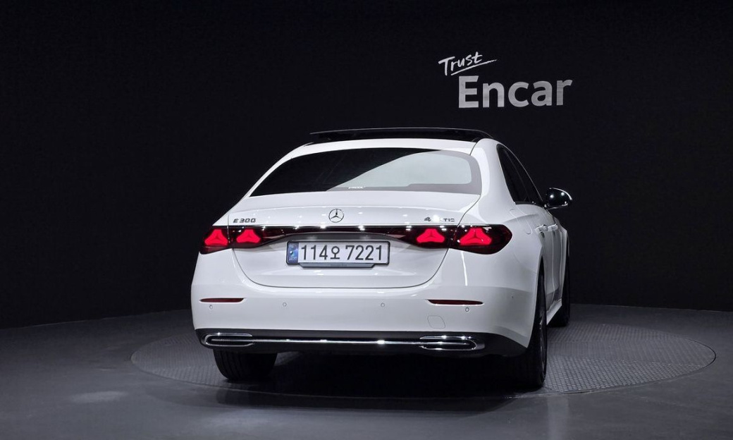 Mercedes-Benz E-Class E200 Avantgarde, 2024