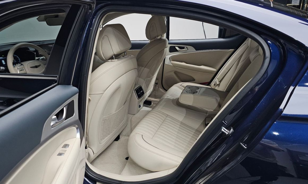 Genesis G70 Gasoline 2.5T 4WD, 2025