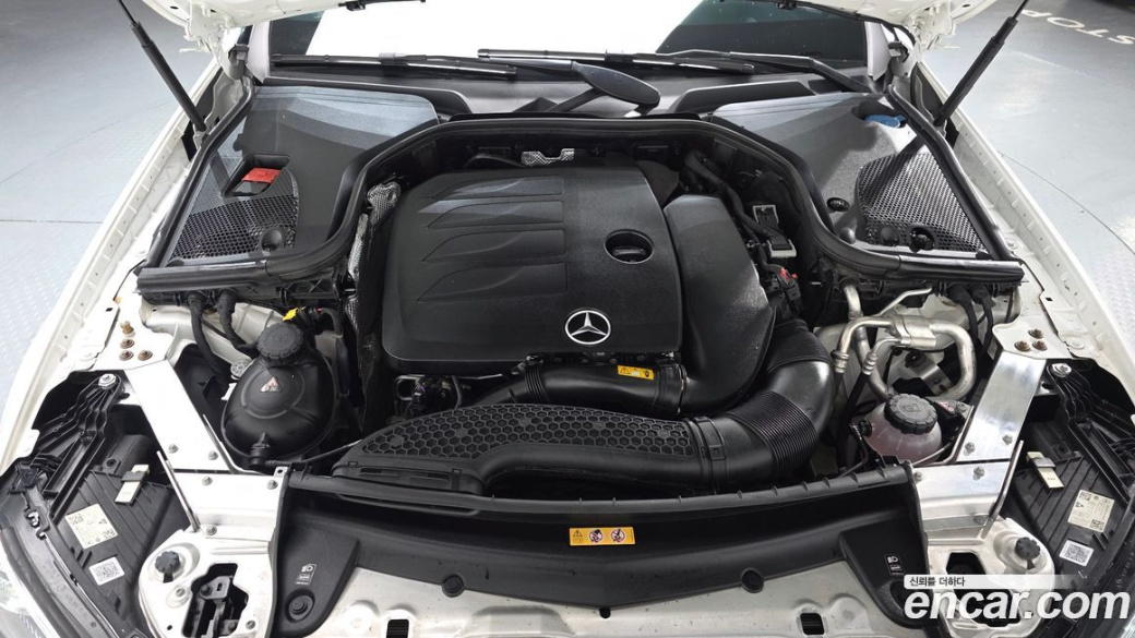 Mercedes-Benz E-Class E350 4MATIC Avantgarde, 2022